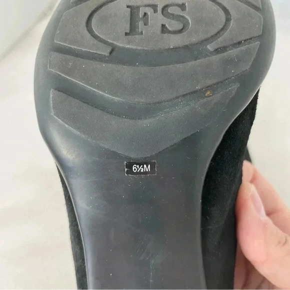 Franco Sarto Women's Heels Shoes 6.5 Black Suede Tassel Closed Toe Pump - Picture 10 of 12